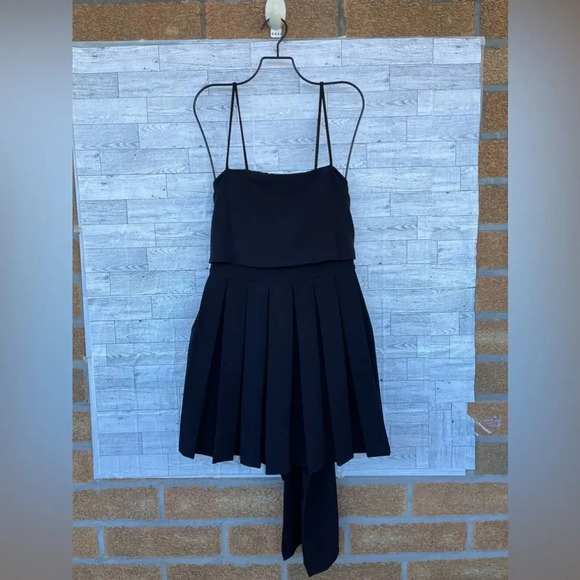 LBV Crepe Pleated Day Dress in black  Size 2 - Picture 4 of 17